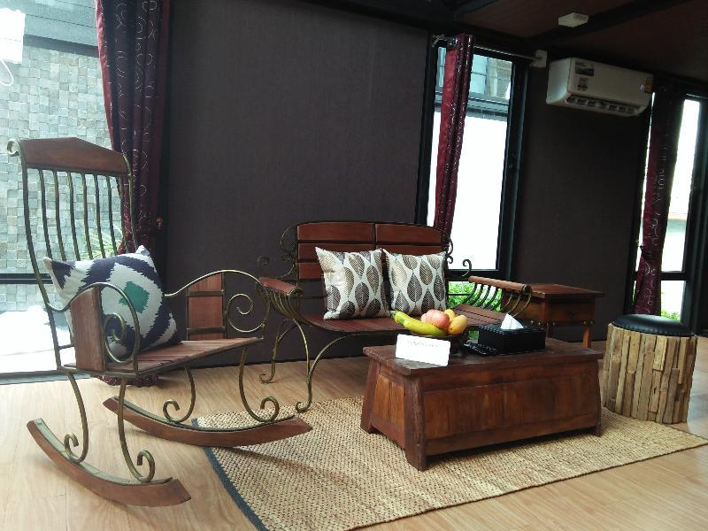 Bukit Pool Hotel