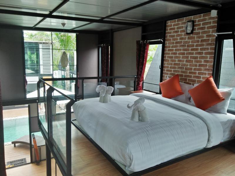 Bukit Pool 4*