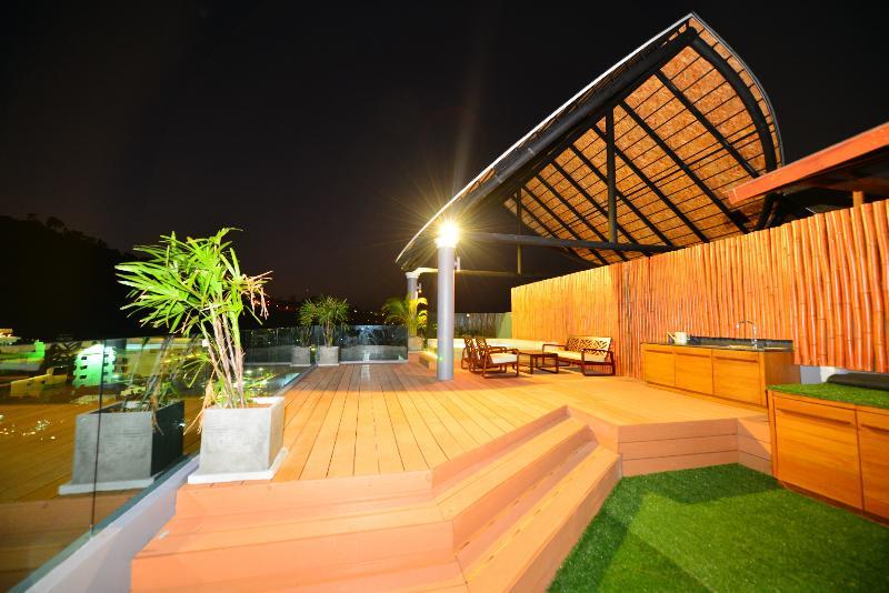 Bukit Pool 4*