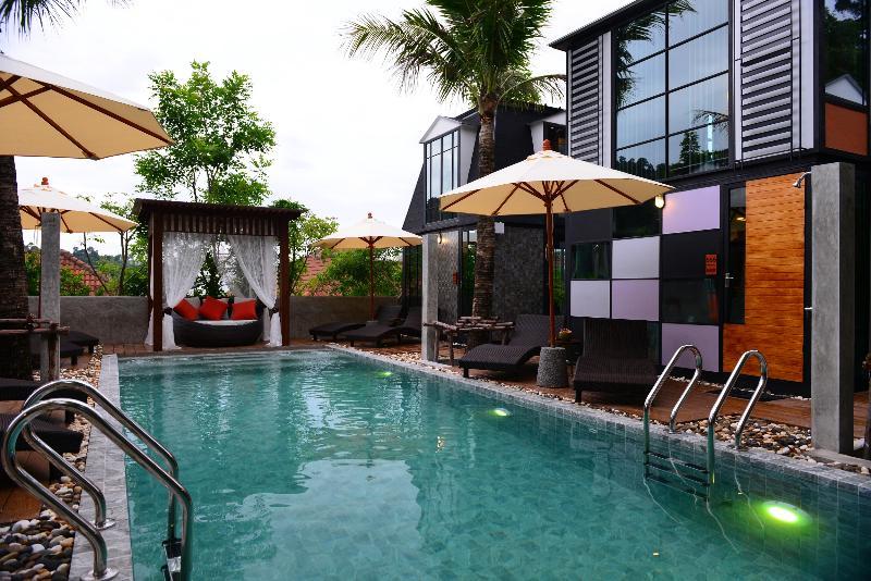 Bukit Pool